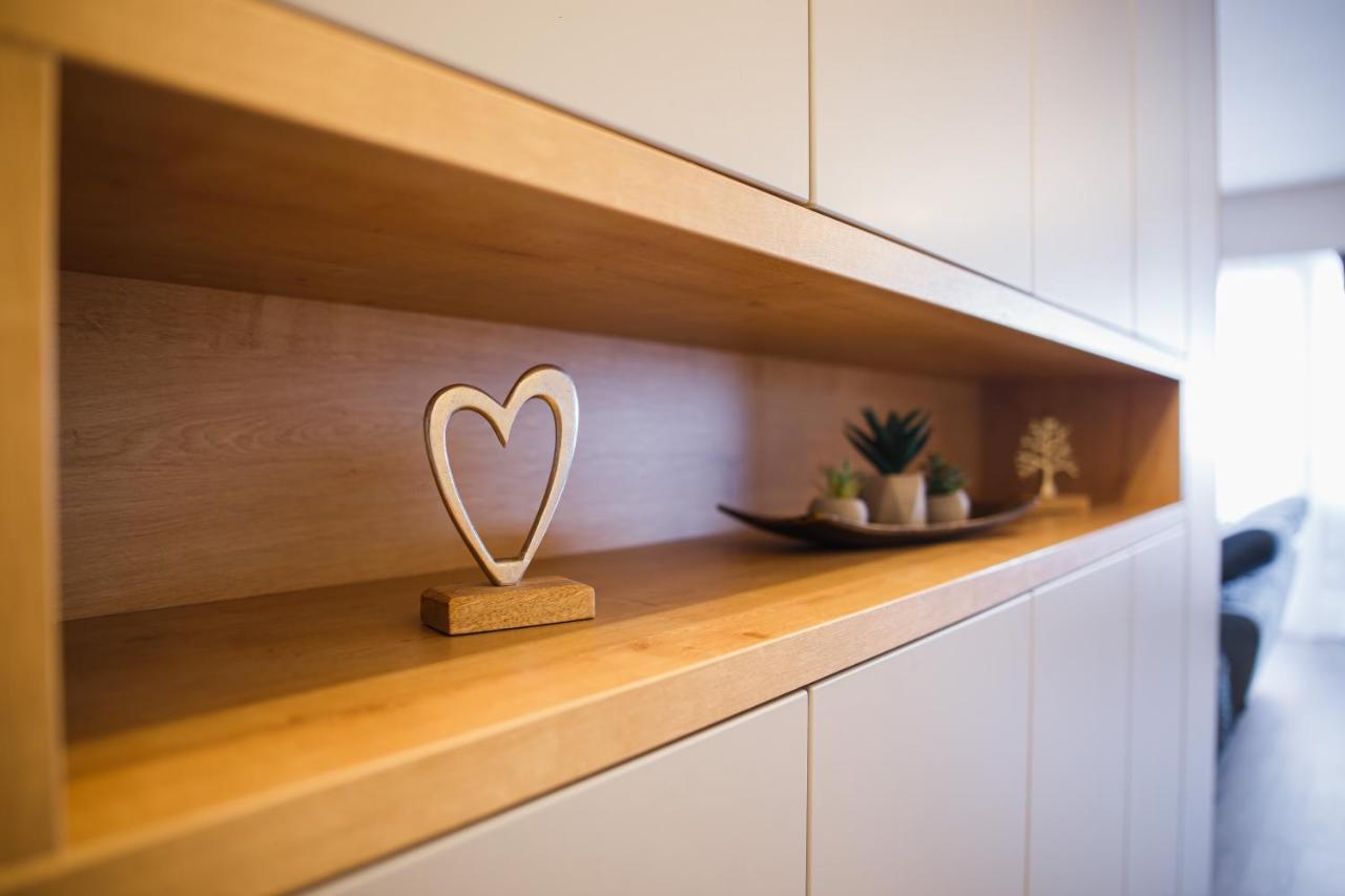 Charming Family Haven Apartment Oradea Bagian luar foto